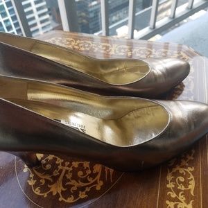 Ferragamo Gold Pumps, 9 1/2, vintage